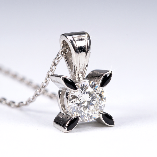 Witgouden ketting met solitaire diamant 0,38 ct