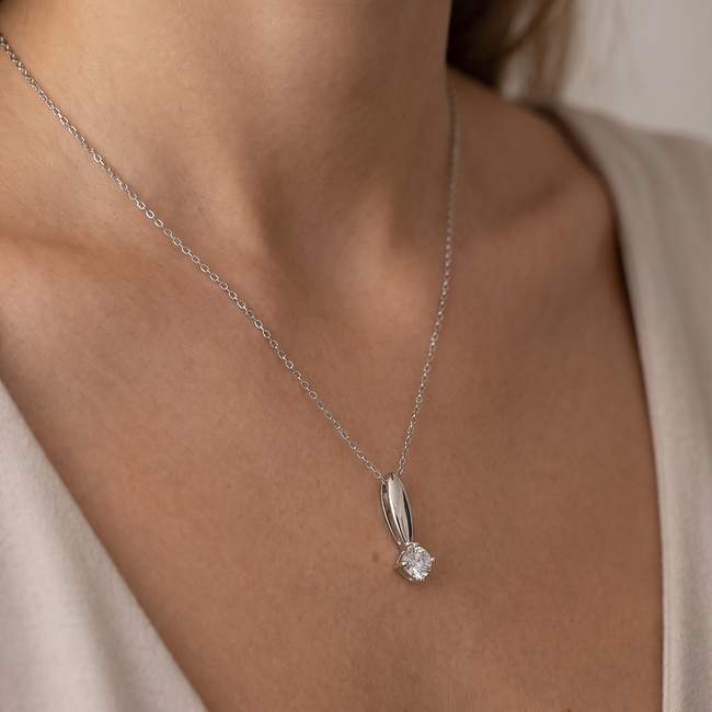 Witgouden collier met solitaire zirkonia