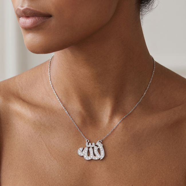 Witgouden Allah hanger 0,21 ct diamant