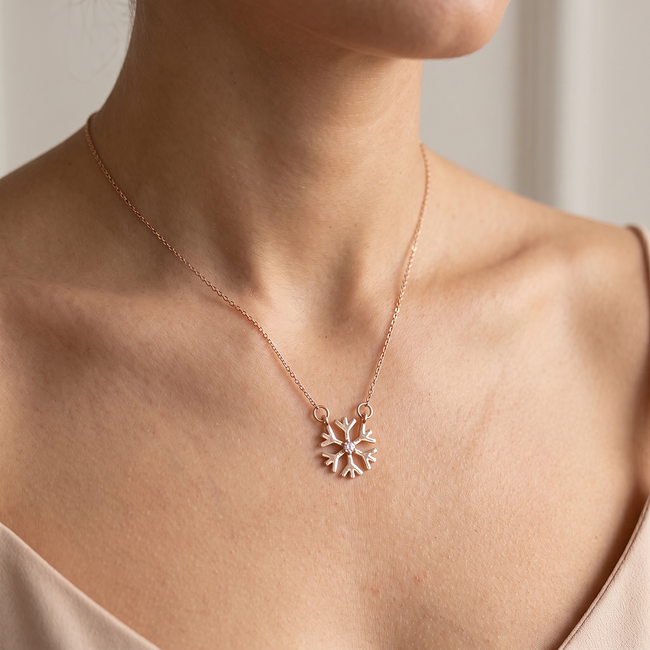 Roségouden sneeuwvlok collier met diamant