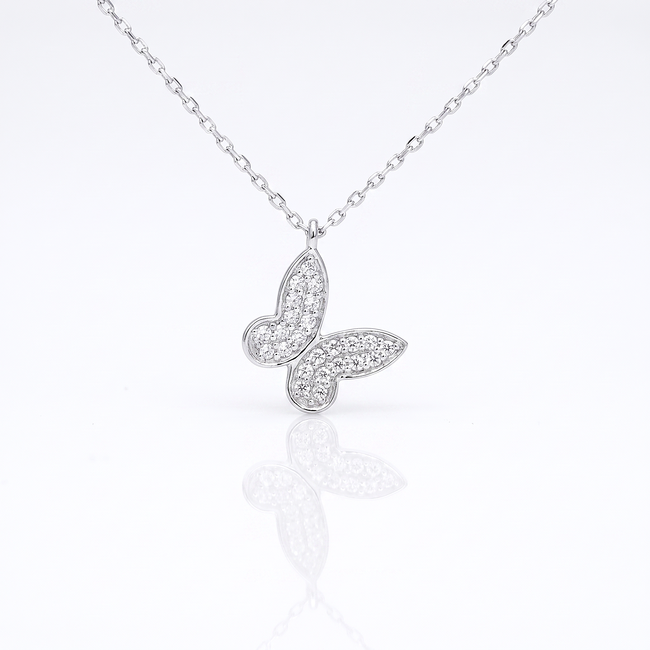 Witgouden collier met diamanten vlinder