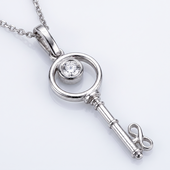 Witgouden sleutel collier 0,08 ct diamant