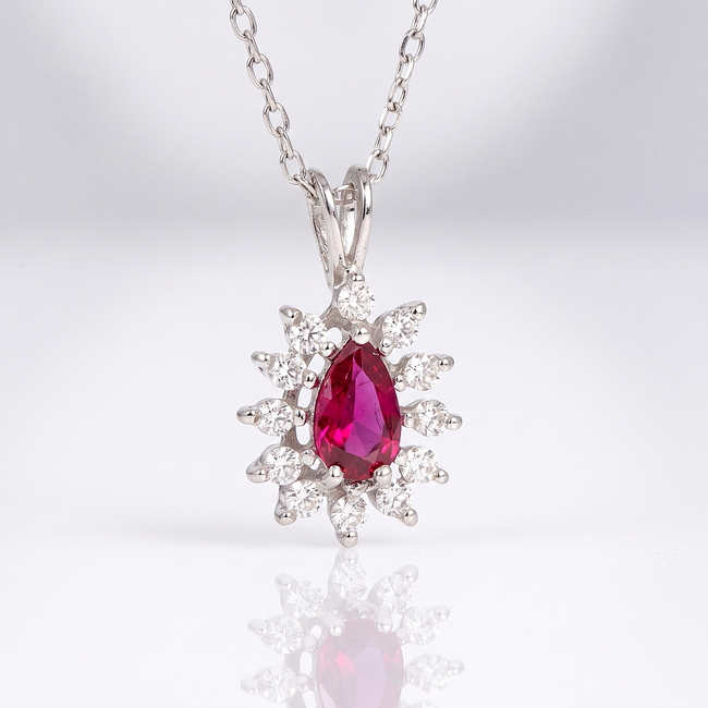 Witgouden collier met robijn 0,20 ct
