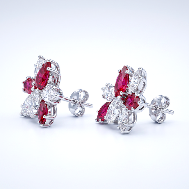 Labdiamanten oorbellen met Ruby en bloemdesign