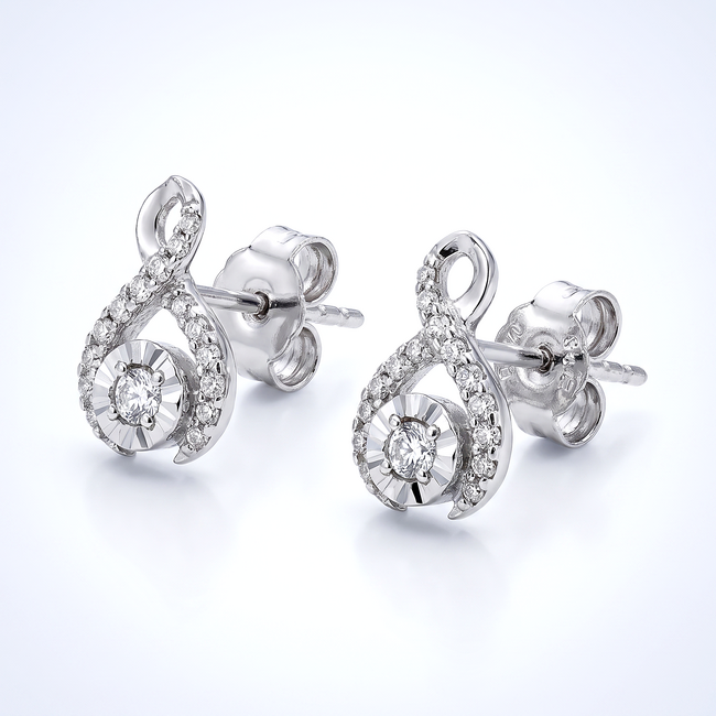 Infinity oorstekers met diamanten