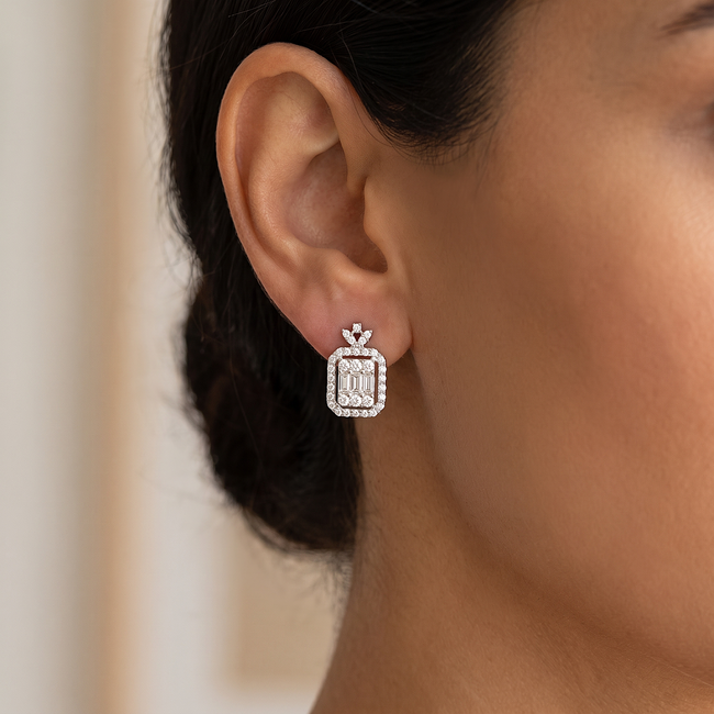 Oorstekers met kroonzetting en diamanten