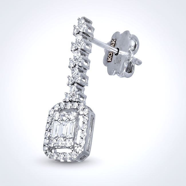 Witgouden oorhangers met baguette diamanten