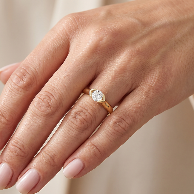 Klassieke gouden ring 14 karaat met ronde zirkonia