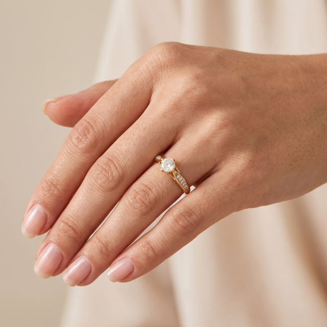 Gouden ring 14 karaat met ronde zirkonia