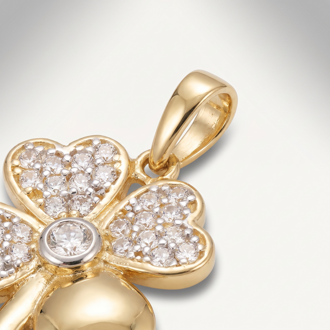 Gouden hanger klavertje vier, drie blaadjes pavé, 20 mm