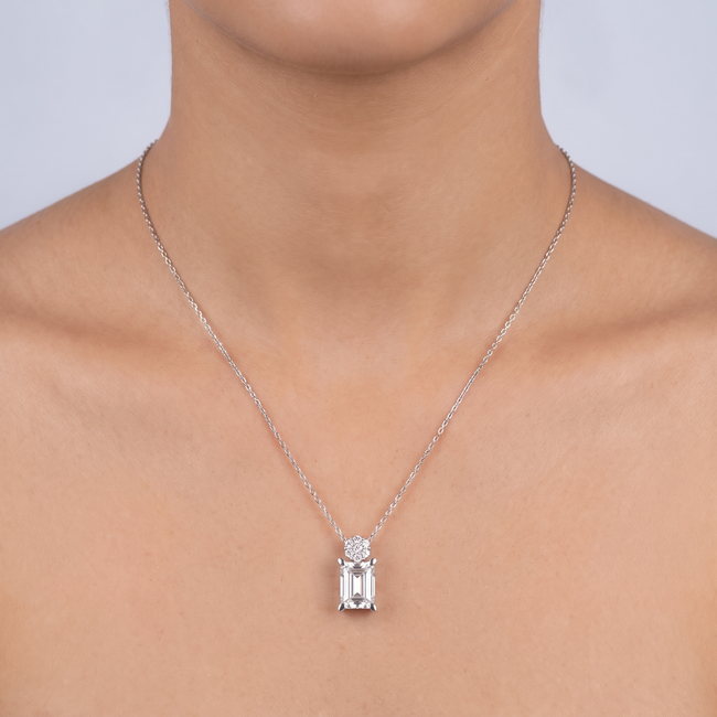 Witgouden collier emerald cut zirkonia 42,5 cm