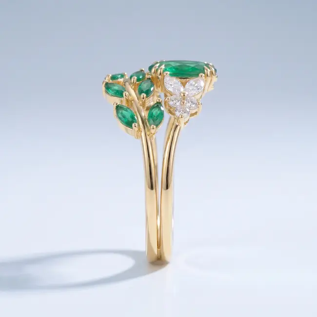 14 Karaat Gouden Ring  met Natuurlijke Smaragd en Diamant