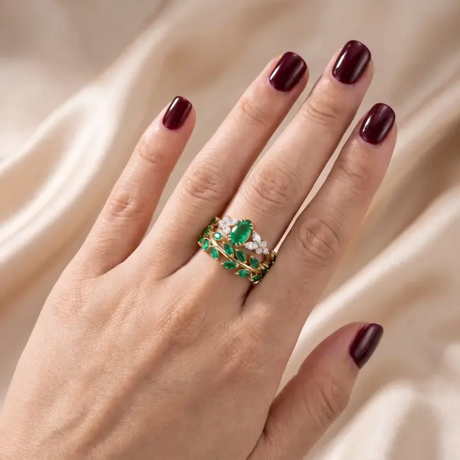 14 Karaat Gouden Ring  met Natuurlijke Smaragd en Diamant