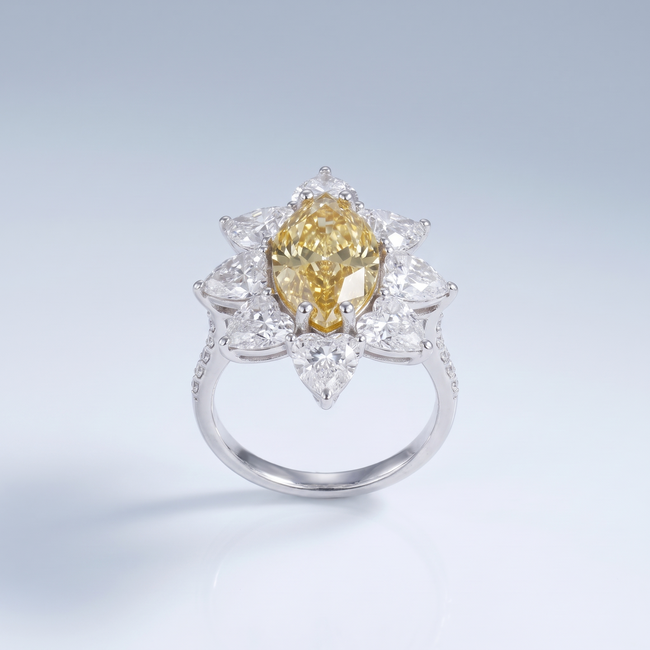 Witgouden Ring maat 17 met Gele Diamant 4,56 ct en Diamanten Halo 3,47 ct