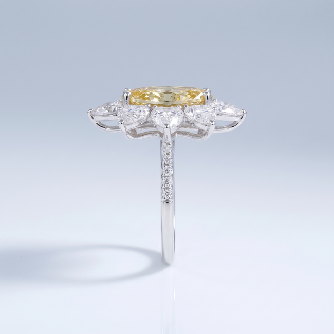 Witgouden Ring maat 17 met Gele Diamant 4,56 ct en Diamanten Halo 3,47 ct