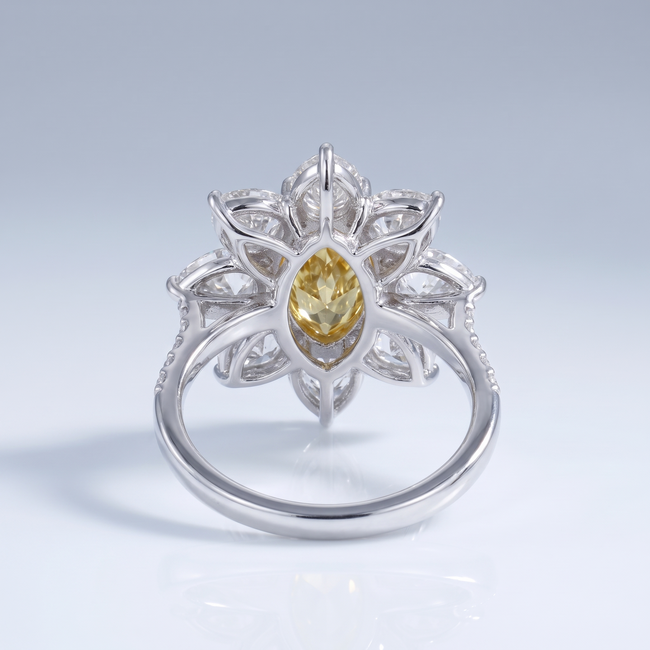 Witgouden Ring maat 17 met Gele Diamant 4,56 ct en Diamanten Halo 3,47 ct