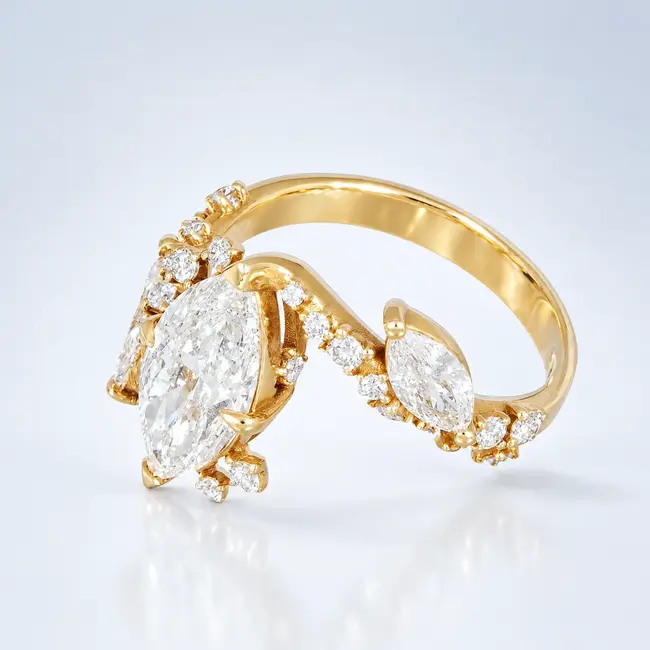14 Karaat Gouden Open Ring maat 17 met 3 Marquise Lab Diamanten