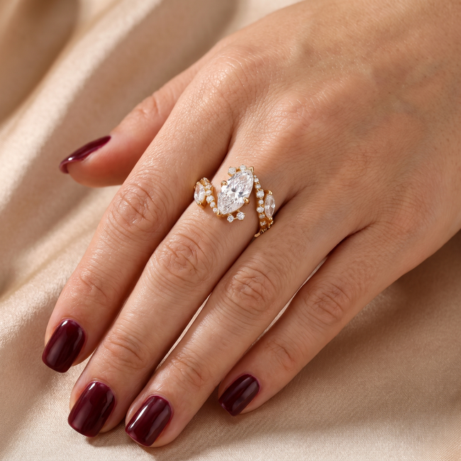 14 Karaat Gouden Open Ring maat 17 met 3 Marquise Lab Diamanten