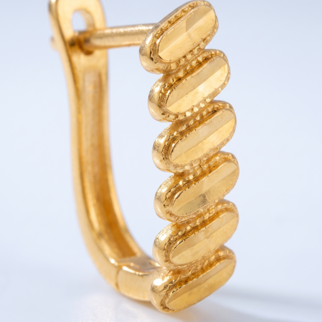 Kleine Gedraaide Gouden Oorringen