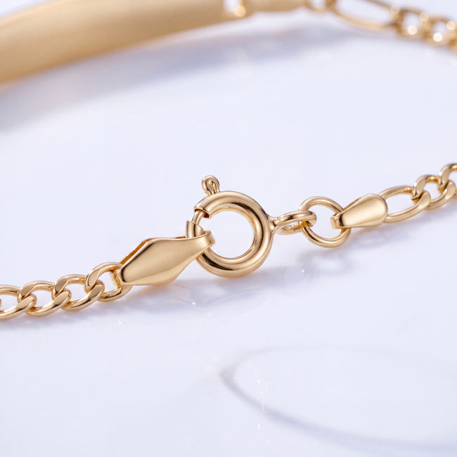 14 Karaat Gouden Baby Armband met Figaro Schakel en Gegraveerd Naamplaatje