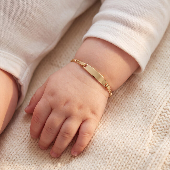 14 Karaat Gouden Baby Armband met Figaro Schakel en Gegraveerd Naamplaatje