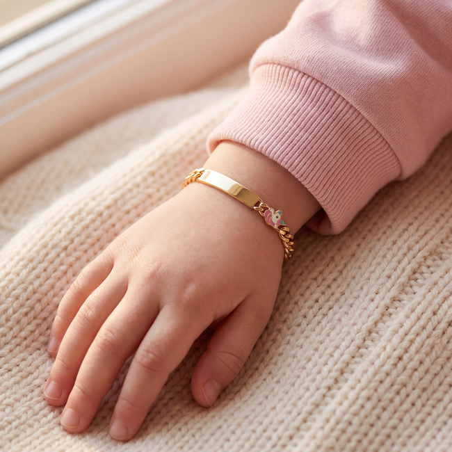 14 Karaat Gouden Kinderarmband met Eenhoorn Bedeltje en Gegraveerd Naamplaatje