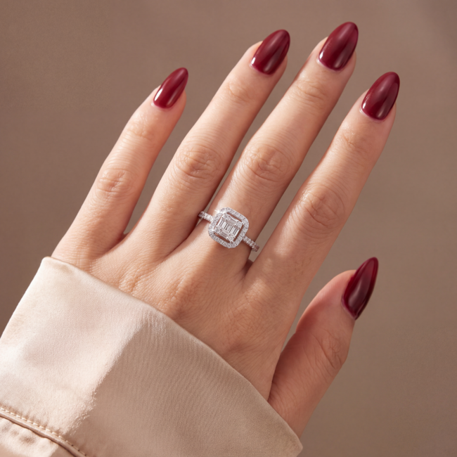 14 Karaat Witgouden Halo Ring met Baguette Diamant