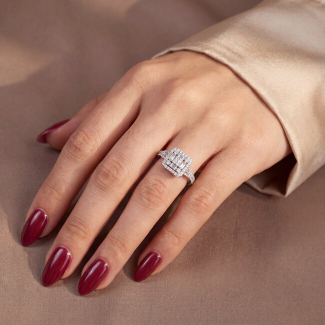 14 Karaat Witgouden Cluster Ring met Baguette Diamant