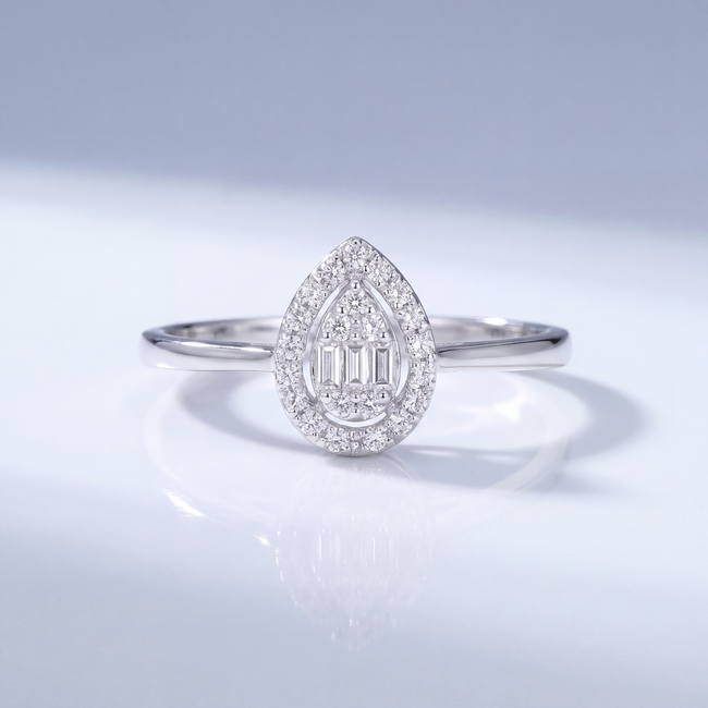 14 Karaat Witgouden Druppel Ring met Baguette Diamant