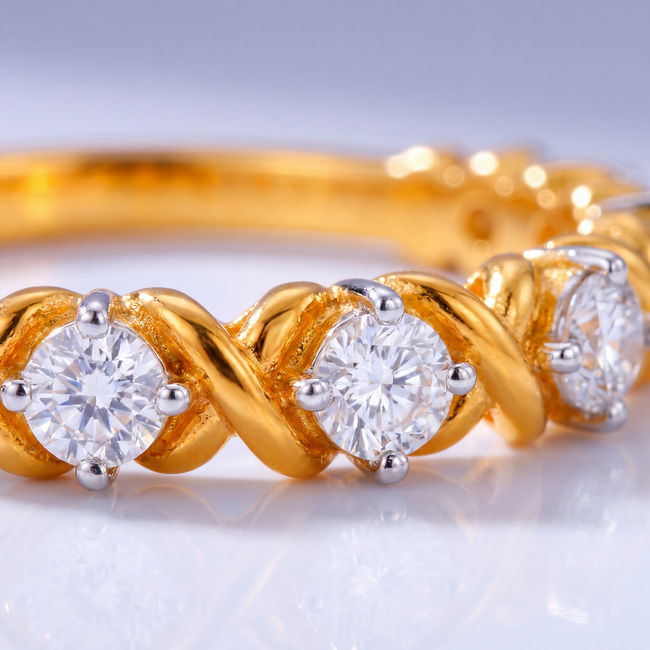Gouden ring 22 karaat met kruisjes en zirkonia