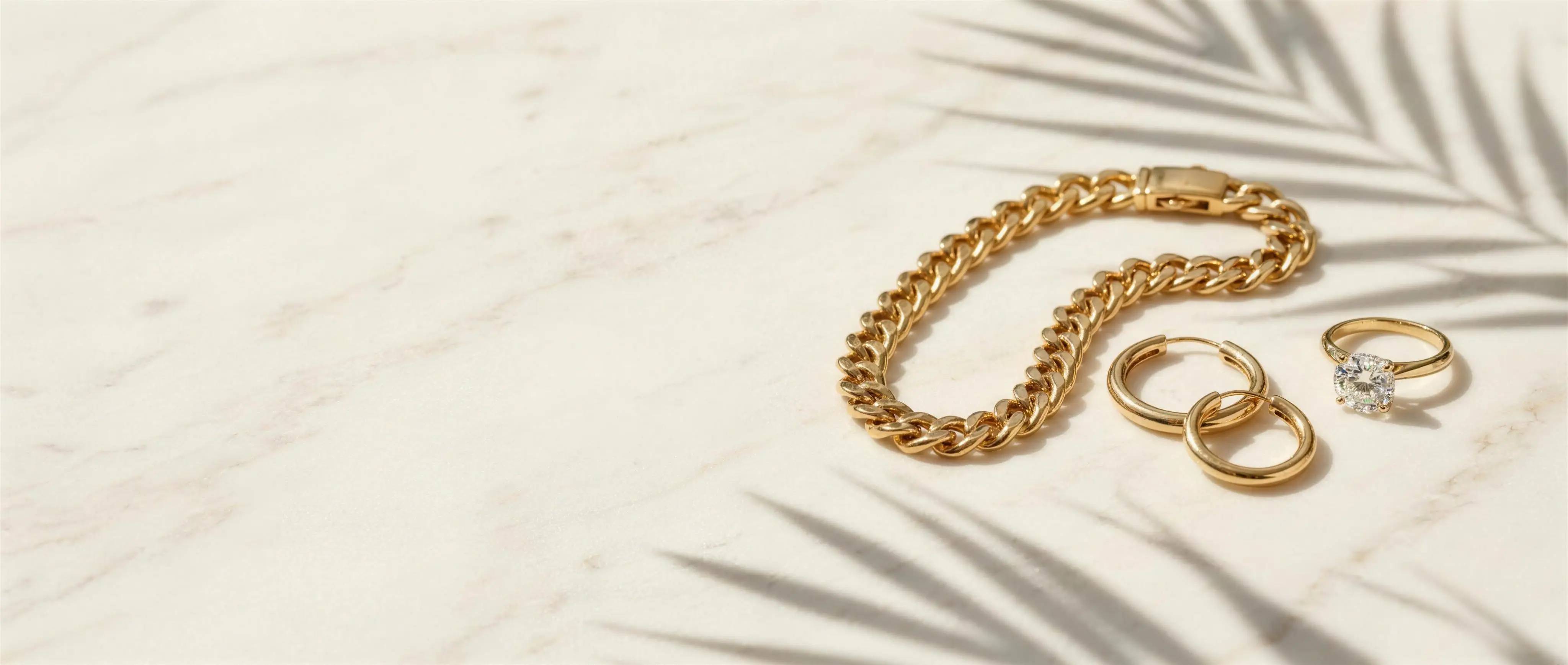 Gouden sieraden en diamanten