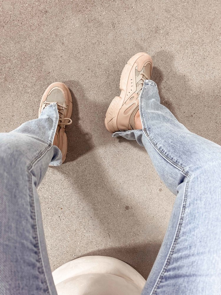 STRAIGHT LEG SPLIT JEANS MID BLUE