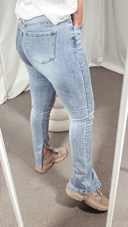 STRAIGHT LEG SPLIT JEANS MID BLUE