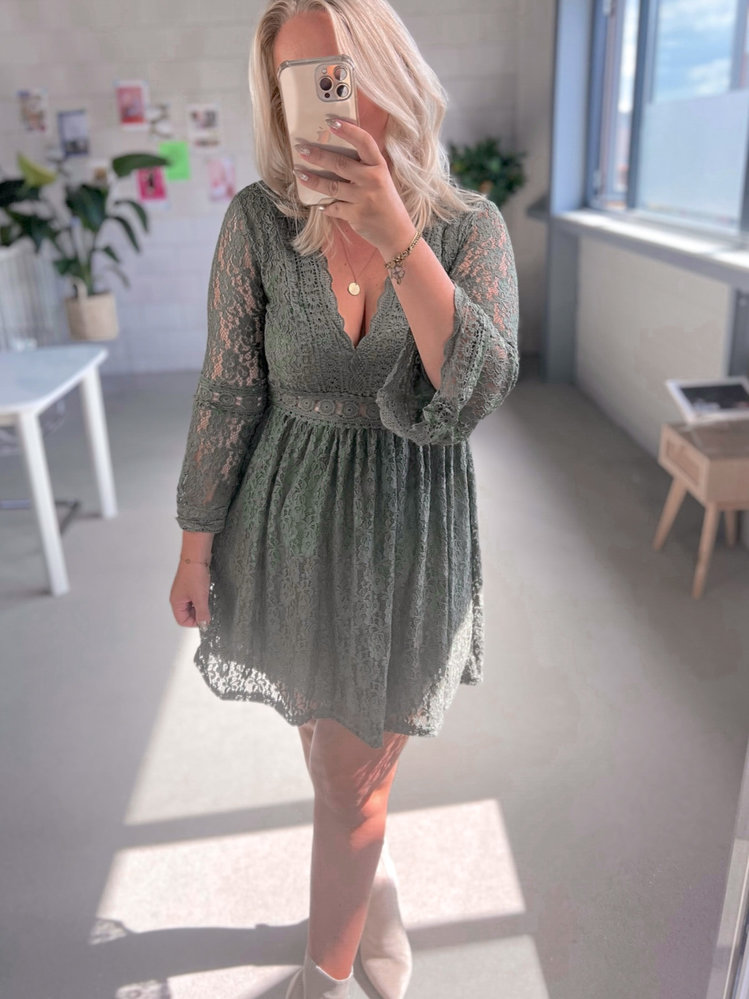 LYLA LACE DRESS GREEN LYLA LACE DRESS GREEN