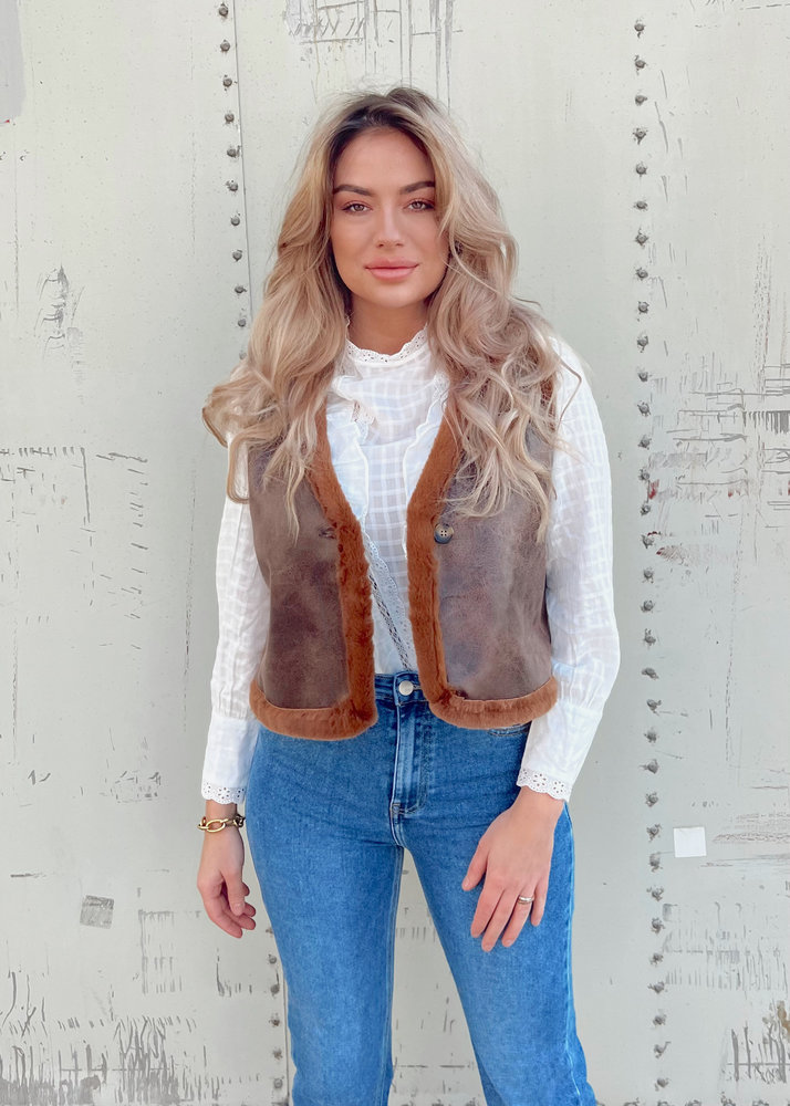 SHORT LAMMY GILET BROWN SHORT LAMMY GILET BROWN