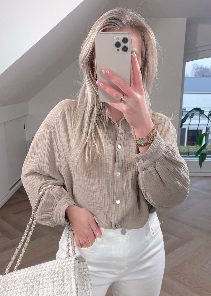 BASIC MOUSSELINE BLOUSE TAUPE - Yabfashion.nl