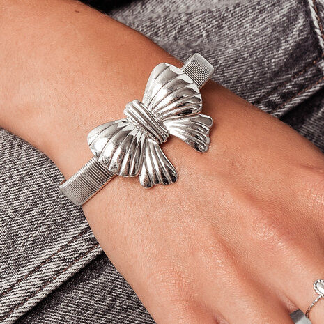 BOW BANGLE BRACELET SILVER
