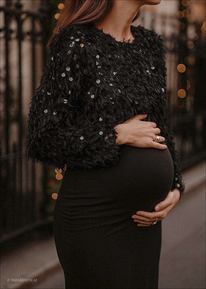 FEATHER PAILLETTE TOP BLACK