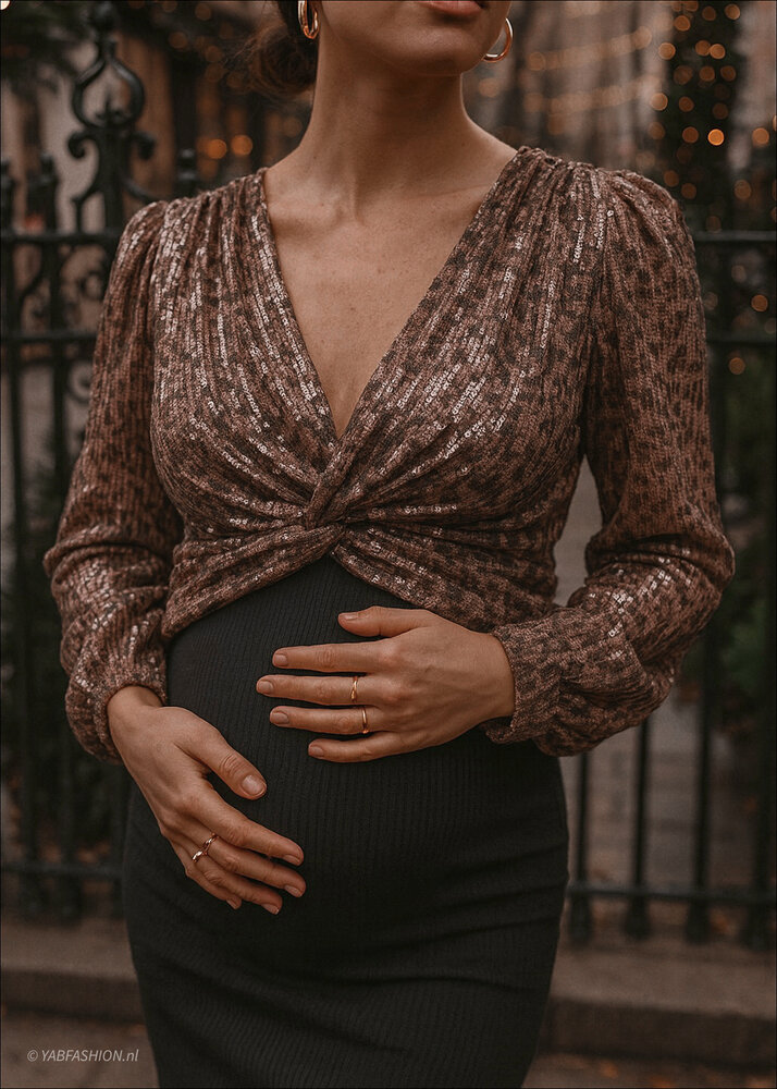 LEOPARD PAILLETTE TOP TAUPE LEOPARD PAILLETTE TOP TAUPE