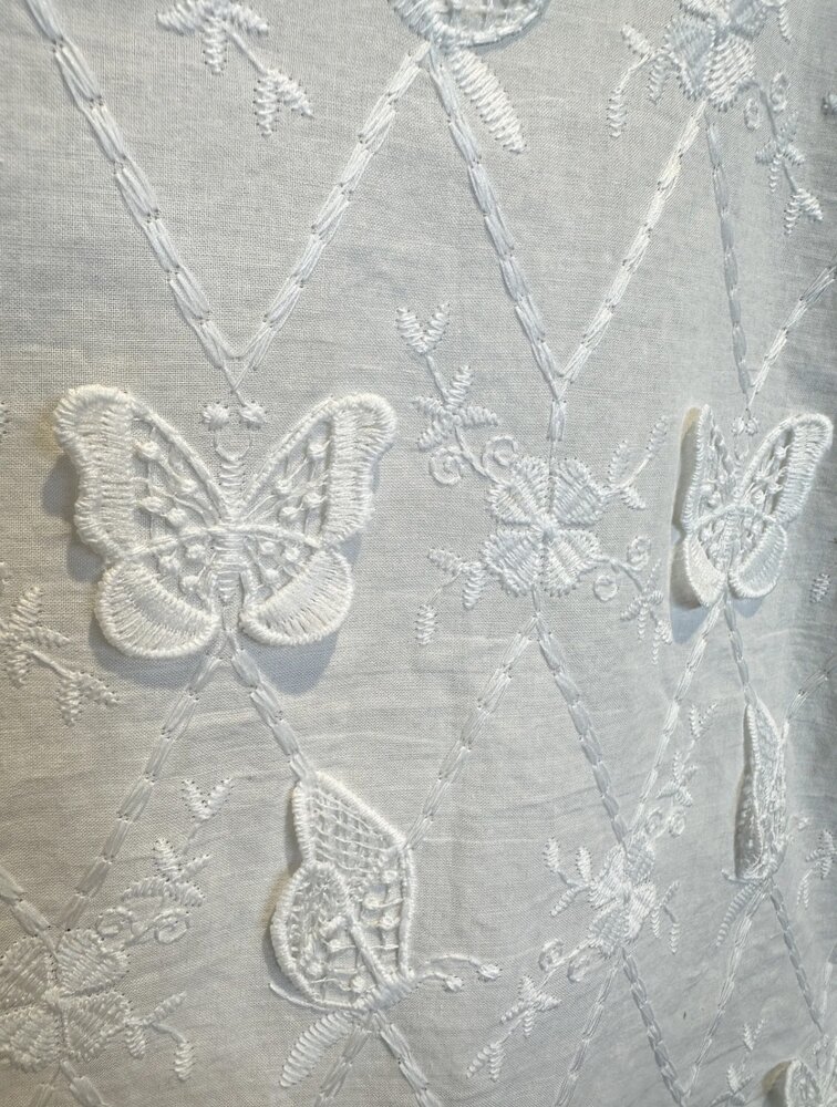 3D BUTTERFLY TOP WHITE