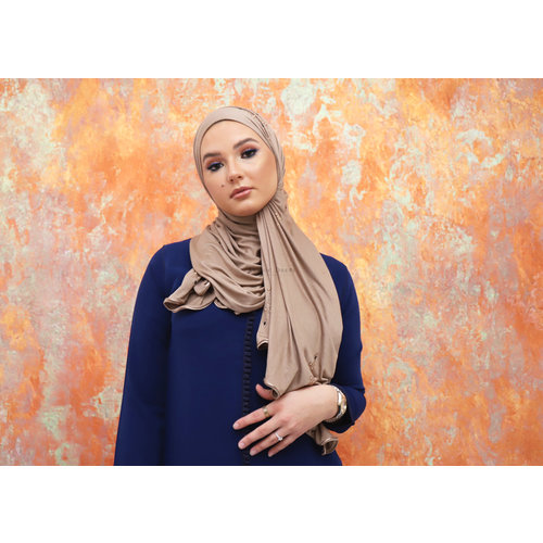 Hijab Ami Brown