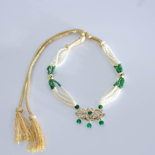 WHITE GREEN PEARL NECKLACE HIND