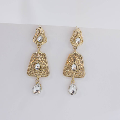 EARRING WHITE OLD