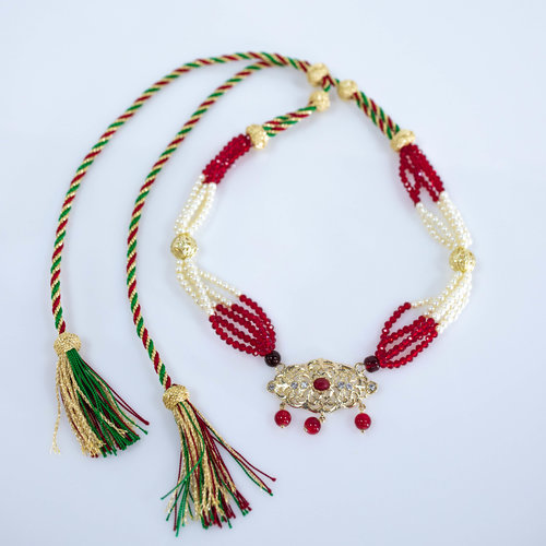 White red necklace Hind