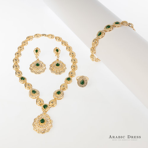 Gold And Green Necklace Set JUJU Gold And Green Necklace Set JUJU