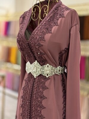 Caftan Lily  Paleviolet Pink