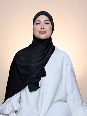 Hijab Premium Satin  Mae Black