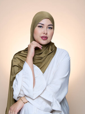 Hijab Premium Satin  Mae  Kaki Hijab Premium Satin  Mae  Kaki