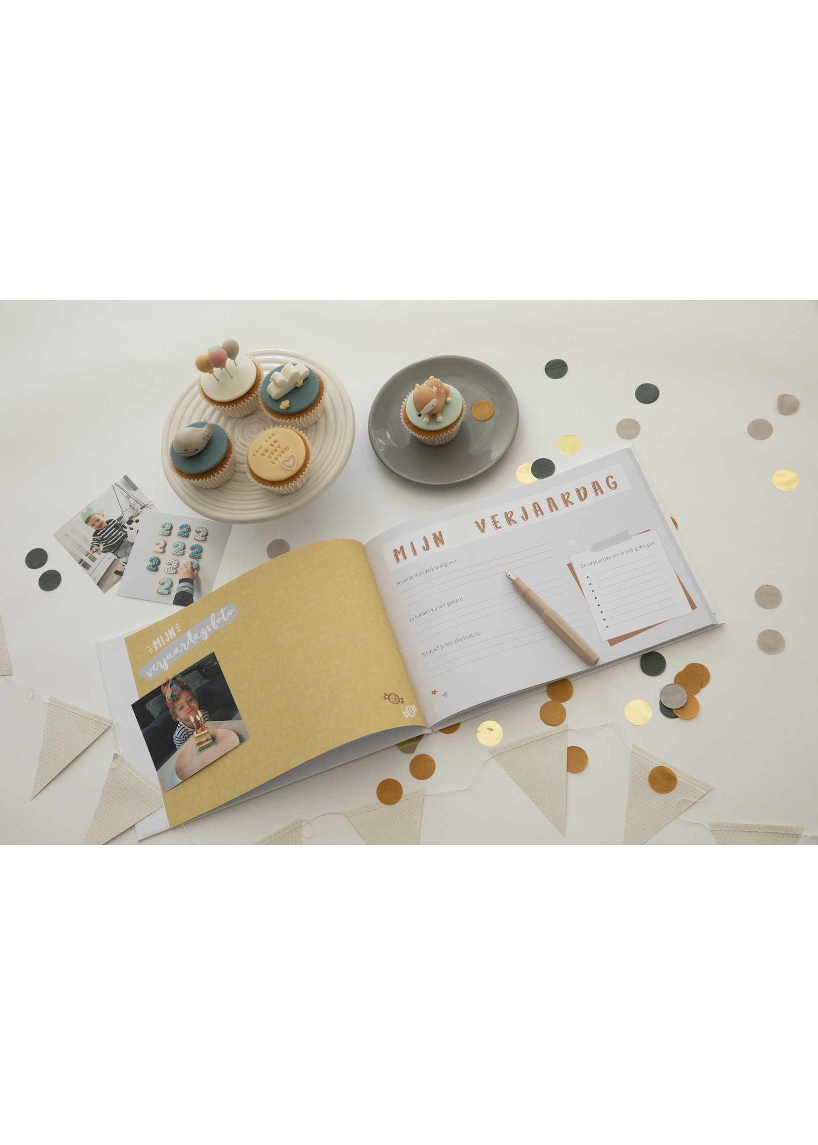 Maan Amsterdam Mijn verjaardagenboek - blauw - Universe collectie