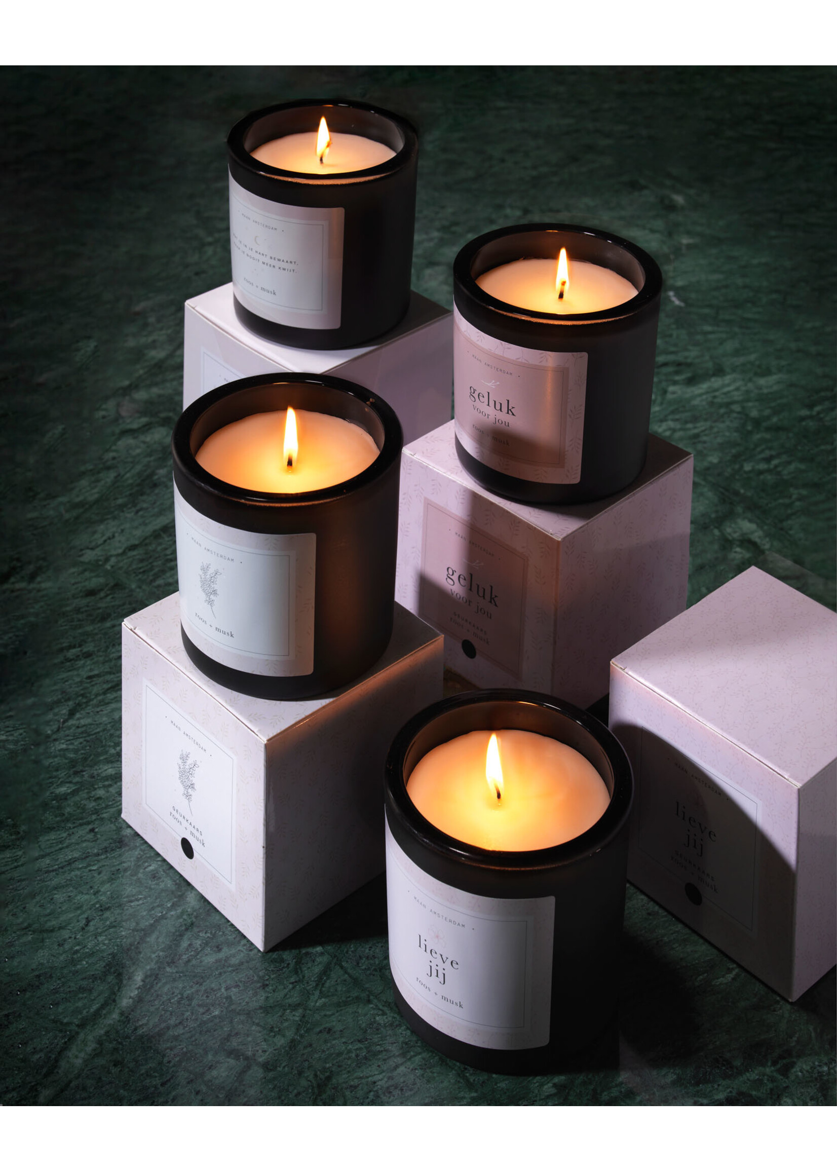 Maan Amsterdam Geurkaars zwart - Wat je in je hart bewaart - Eclipse